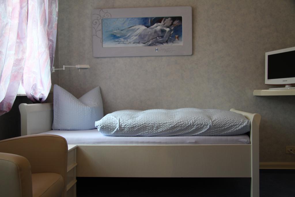 Gaestehaus Hebinger Am Schlosspark ไดเดสไฮม์ ห้อง รูปภาพ